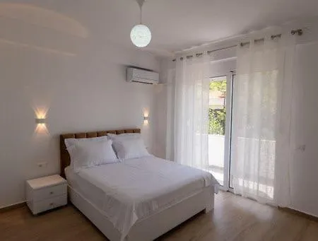 Eden Apartment *