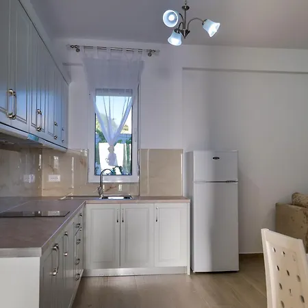 Eden Apartment *